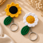 Gehäkelte Blumen-Schlüsselanhänger mit Blättern